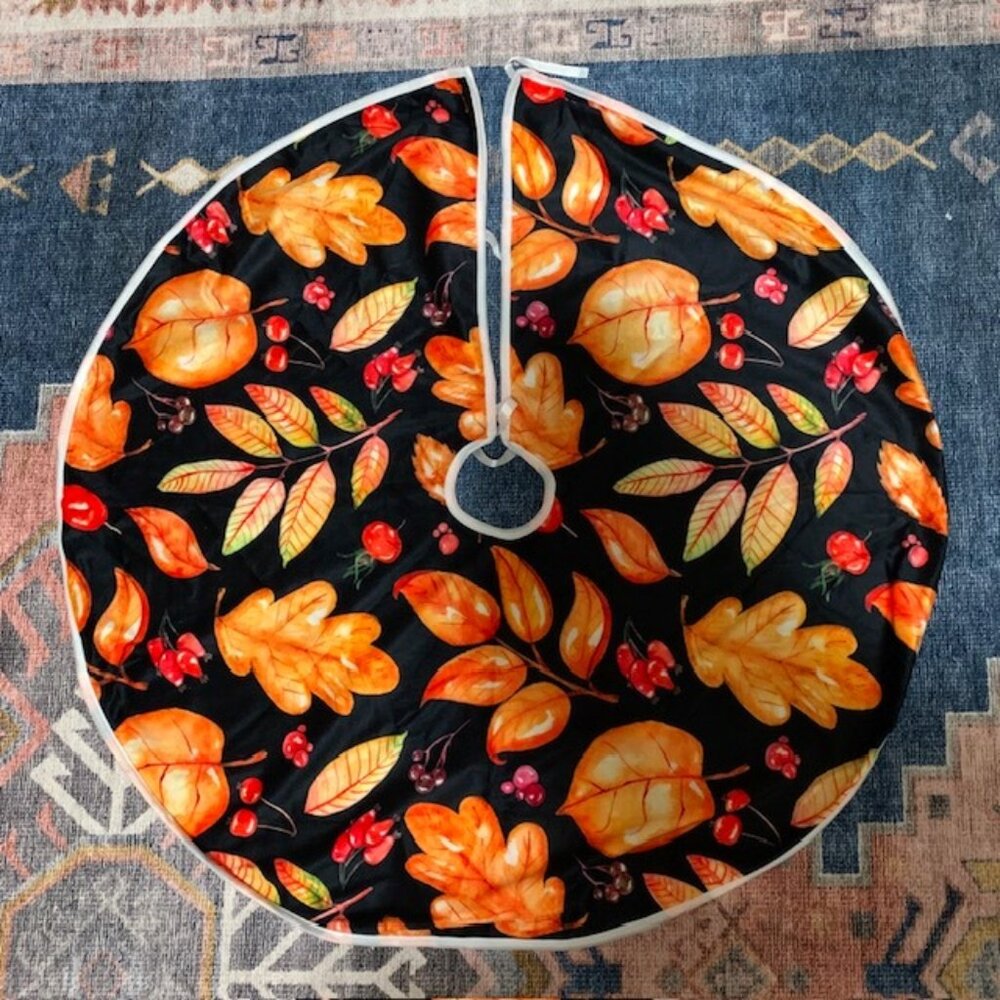 NWOT Watercolor Fall and Autumn Leaves Christmas Tree Skirt, 33 inches